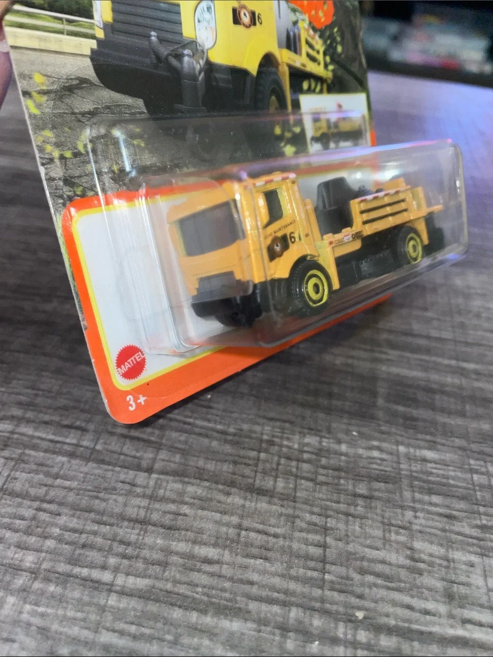Matchbox Road Stripe King Toy Truck - Matchbox Yellow Utility Truck